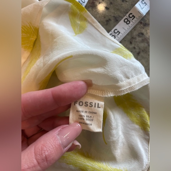 Women’s 100% silk fossil Feather Print Top size extra small - Picture 7 of 7